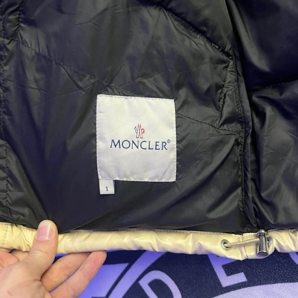 Moncler Puffer Jacket - Picture 8 of 9